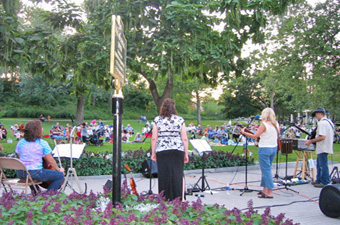 Concert-in-Congress-Park340x225