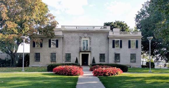 exterior Hyde Museum